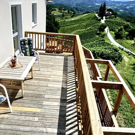 Weingut Puschnig Konukevi